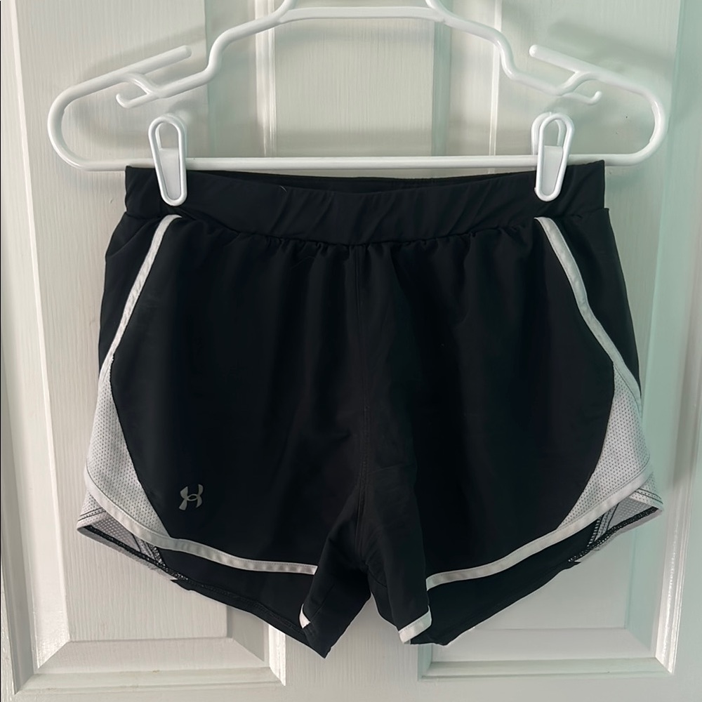Under Armour Black Athletic Shorts Lightweight Elastic Waist